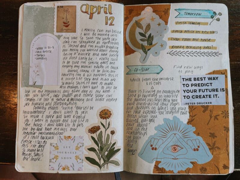 beautiful journal spread with free form writing to brain dump the author's ideas onto the page